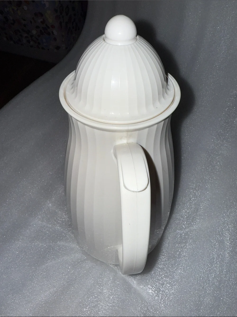 Cream Ceramic Coffee/Tea Carafe with Lid